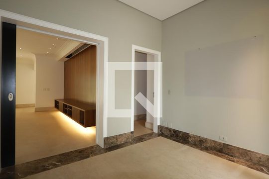 Hall de entrada de casa de condomínio à venda com 4 quartos, 483m² em Jardim Guedala, São Paulo