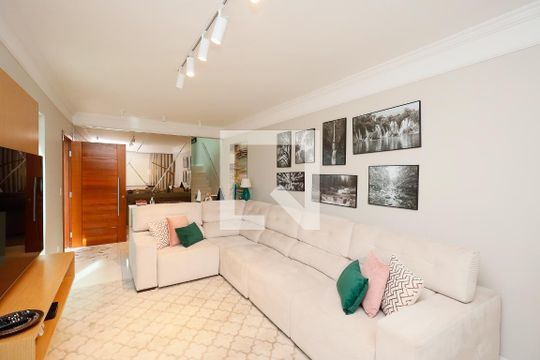 Sala 1 de casa para alugar com 4 quartos, 225m² em Vila Mazzei, São Paulo