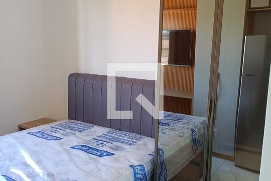 Kitnet/Studio para alugar com 1 quarto, 17m² em Novo Mundo, Curitiba