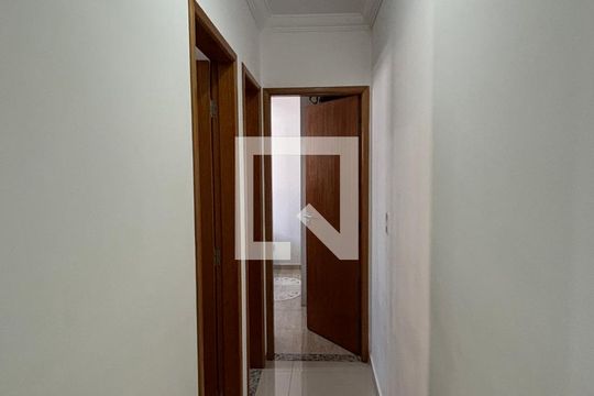 Corredor de apartamento à venda com 2 quartos, 102m² em Jardim Santo André, Santo André