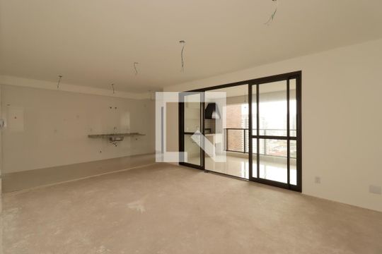 Sala de apartamento à venda com 3 quartos, 117m² em Vila Assunção, Santo André