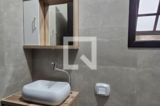 Lavabo de casa à venda com 3 quartos, 235m² em Jardim Las Vegas, Santo André