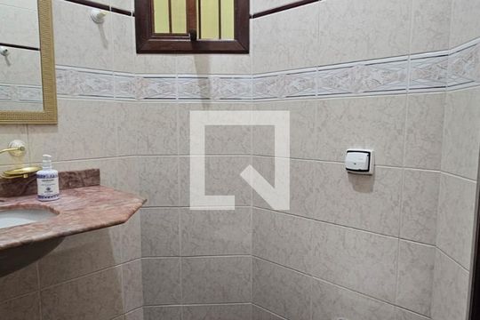 Lavabo de casa à venda com 3 quartos, 235m² em Jardim Las Vegas, Santo André