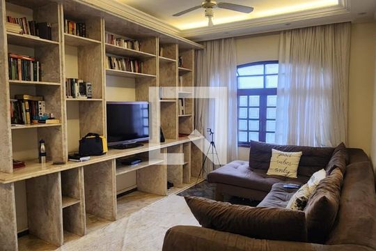 Sala de casa à venda com 4 quartos, 220m² em Jardim Popular, São Paulo