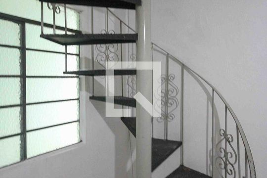 Casa à venda com 3 quartos, 161m² em Vila Antonieta, São Paulo