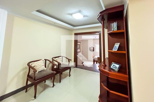 Casa à venda com 5 quartos, 278m² em Alípio de Melo, Belo Horizonte