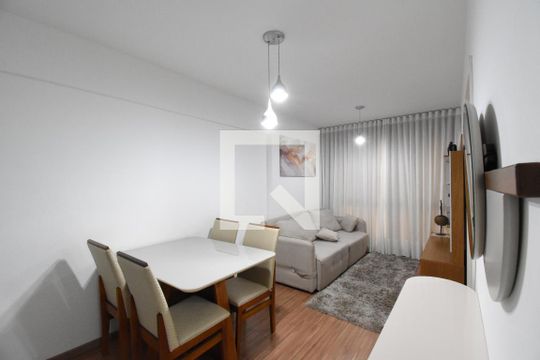Sala de apartamento para alugar com 1 quarto, 43m² em Centro, Curitiba