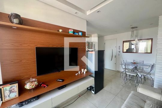 Sala de apartamento à venda com 2 quartos, 47m² em Vila Itapegica, Guarulhos