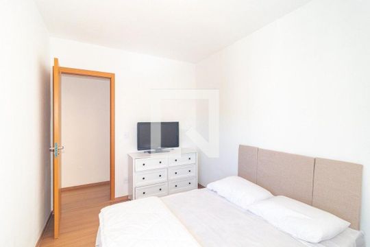 Quarto de apartamento para alugar com 2 quartos, 40m² em Camaquã, Porto Alegre