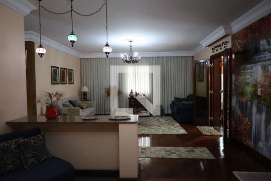 Casa para alugar com 3 quartos, 290m² em Interlagos, São Paulo
