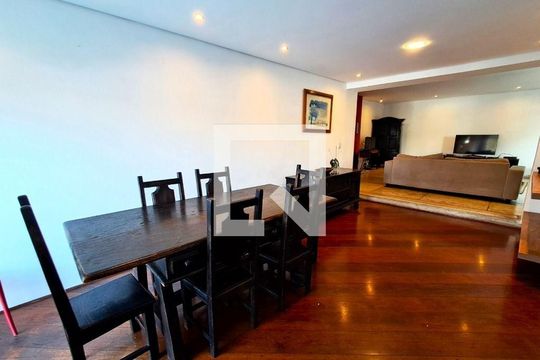 Casa à venda com 3 quartos, 420m² em Butantã, São Paulo