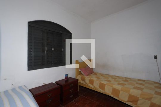 Quarto 2 de casa para alugar com 2 quartos, 210m² em Jardim Sapopemba, São Paulo