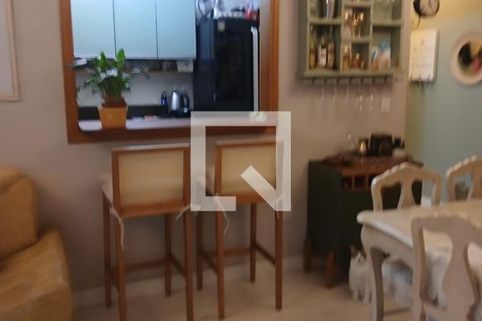 Sala de apartamento à venda com 2 quartos, 70m² em Vila Conceição, Porto Alegre