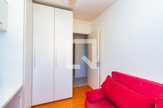 Quarto 1 de apartamento para alugar com 2 quartos, 50m² em Chácara das Pedras, Porto Alegre