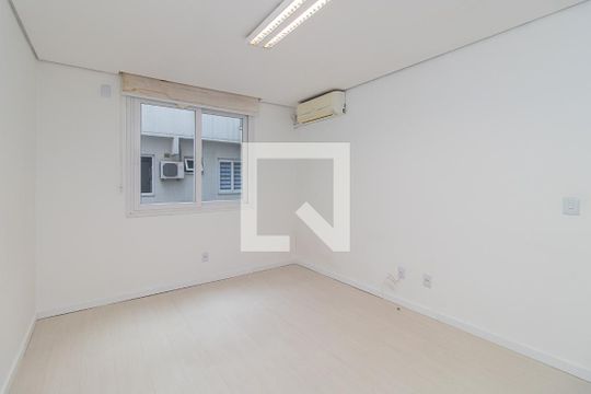 Quarto 2 de apartamento para alugar com 2 quartos, 80m² em Medianeira, Porto Alegre