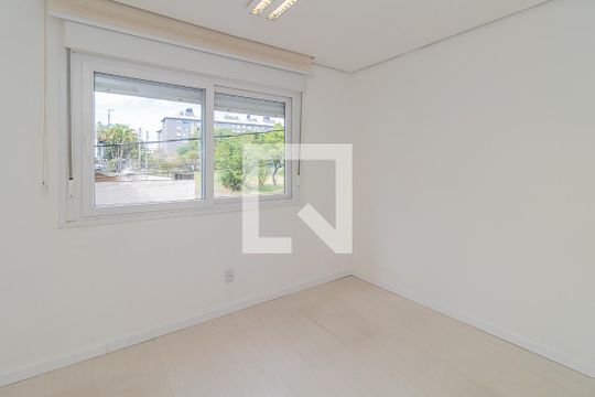 Quarto 1 de apartamento para alugar com 2 quartos, 80m² em Medianeira, Porto Alegre
