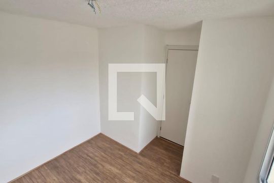 Quarto de apartamento para alugar com 2 quartos, 32m² em Jardim Soares, São Paulo