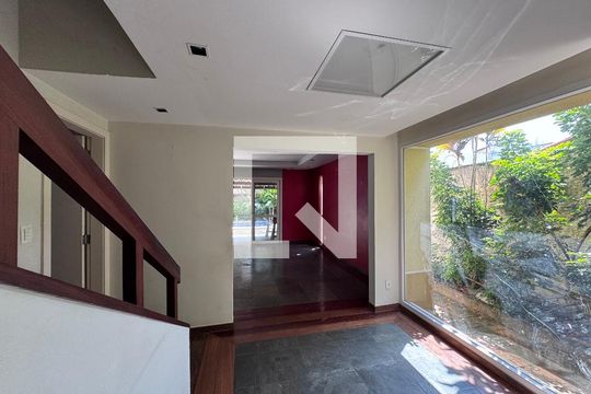 Sala de casa de condomínio à venda com 5 quartos, 460m² em Barra da Tijuca, Rio de Janeiro