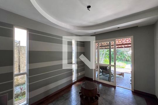 Sala de casa de condomínio à venda com 5 quartos, 460m² em Barra da Tijuca, Rio de Janeiro