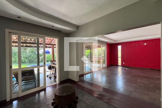 Sala de casa de condomínio à venda com 5 quartos, 460m² em Barra da Tijuca, Rio de Janeiro