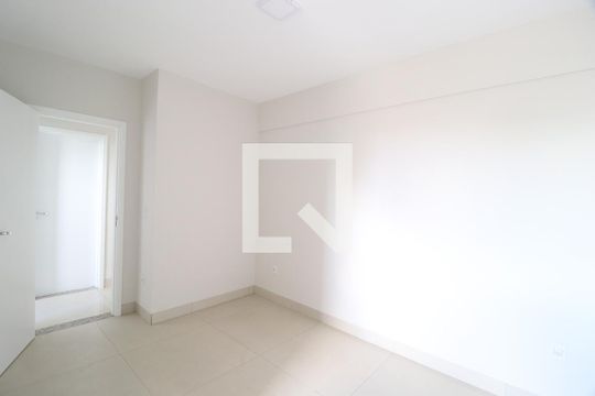 Suite de apartamento para alugar com 2 quartos, 66m² em Brasil, Uberlândia