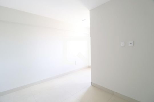 Suite de apartamento para alugar com 2 quartos, 66m² em Brasil, Uberlândia