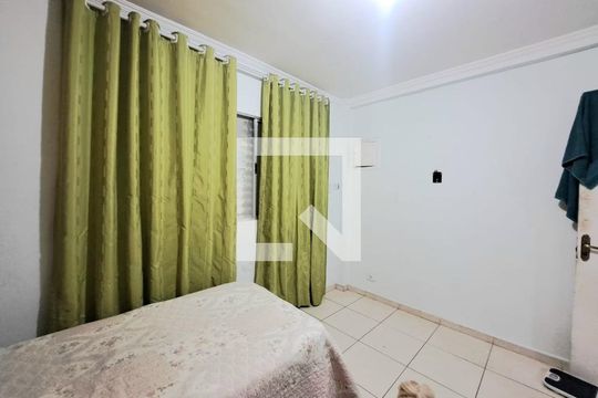 Casa à venda com 5 quartos, 275m² em Veloso, Osasco
