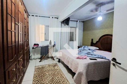 Casa à venda com 5 quartos, 275m² em Veloso, Osasco