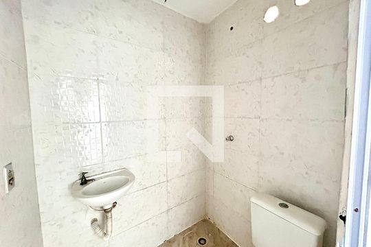 Banheiro  de apartamento para alugar com 1 quarto, 40m² em Parque Continental I, Guarulhos