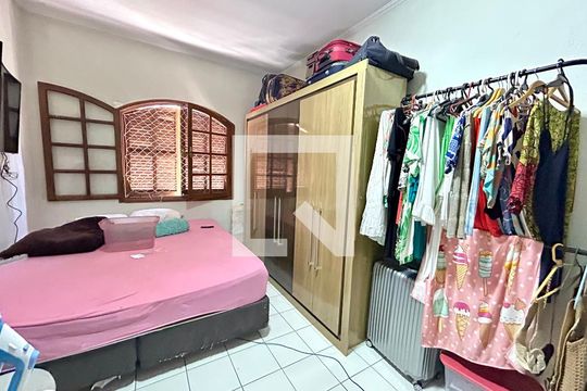 Quarto 1 de casa para alugar com 3 quartos, 240m² em Vila Augusta, Guarulhos