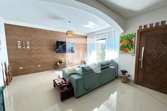 Sala de casa para alugar com 3 quartos, 240m² em Vila Augusta, Guarulhos