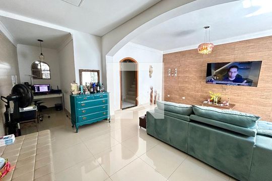 Sala de casa para alugar com 3 quartos, 240m² em Vila Augusta, Guarulhos