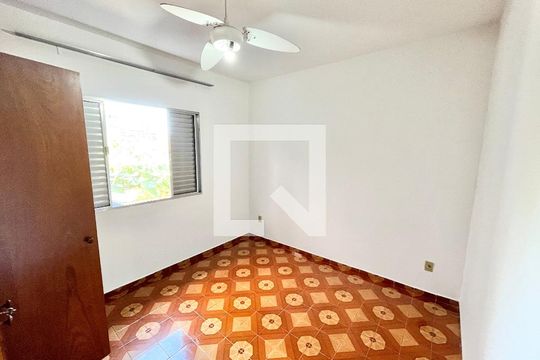 Quarto 1 de casa à venda com 2 quartos, 137m² em Vila Pita, São Paulo