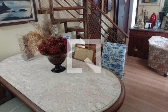 Sala de apartamento para alugar com 5 quartos, 250m² em Vila Isabel, Rio de Janeiro