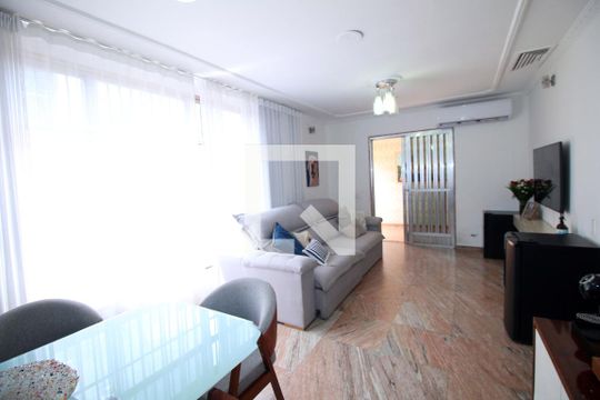 Sala de casa à venda com 4 quartos, 240m² em Jardim América, Rio de Janeiro