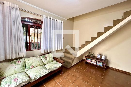 Sala de casa à venda com 3 quartos, 175m² em Vila Rosália, Guarulhos