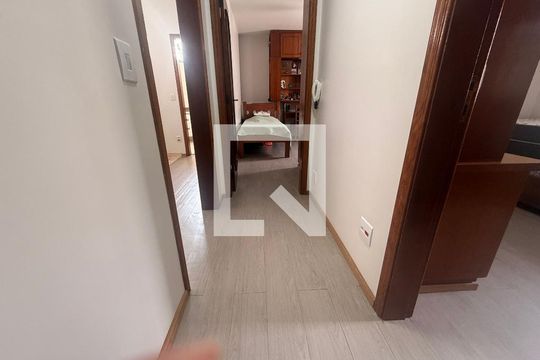 Corredor de casa de condomínio à venda com 3 quartos, 234m² em Indianópolis, São Paulo