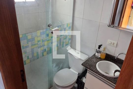 Banheiro de apartamento à venda com 2 quartos, 74m² em Vila Junqueira, Santo André