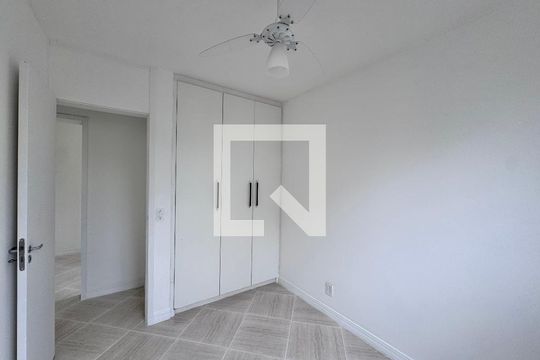 Quarto 1 de apartamento à venda com 3 quartos, 53m² em Vargem Grande, Rio de Janeiro