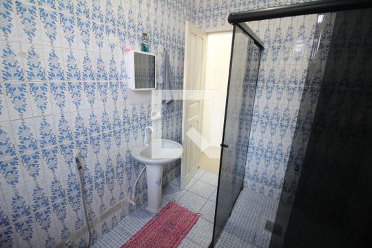 Banheiro de casa à venda com 2 quartos, 560m² em Glória, Belo Horizonte