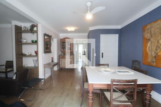 Sala de apartamento para alugar com 1 quarto, 70m² em Centro, Guarujá