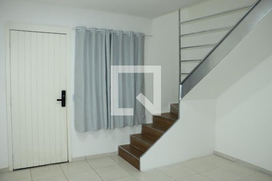 Casa de Condomínio para alugar com 2 quartos, 63m² em Bairro Jardim Nossa Senhora das Graças, Cotia