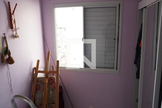 Quarto 1 de apartamento à venda com 2 quartos, 50m² em Jardim Cocaia, Guarulhos