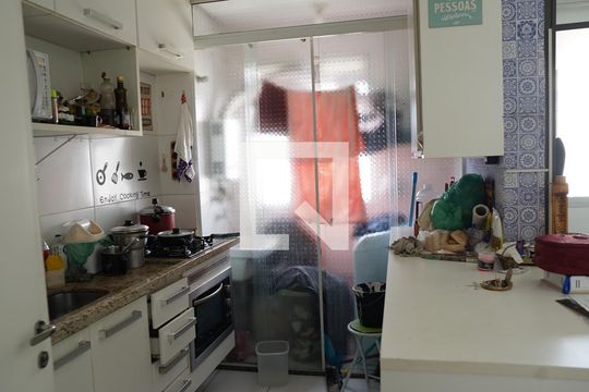 Cozinha de apartamento à venda com 2 quartos, 50m² em Jardim Cocaia, Guarulhos
