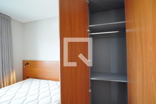 Armário  de kitnet/studio para alugar com 1 quarto, 45m² em Coloninha, Florianópolis