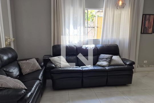 Sala de casa à venda com 4 quartos, 263m² em Bela Aliança, São Paulo