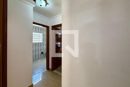 Corredor Quartos  de casa à venda com 3 quartos, 218m² em Nova Piraju, São Paulo