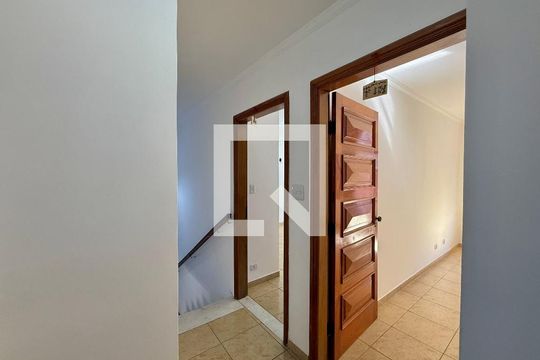Corredor Quartos  de casa à venda com 3 quartos, 218m² em Nova Piraju, São Paulo