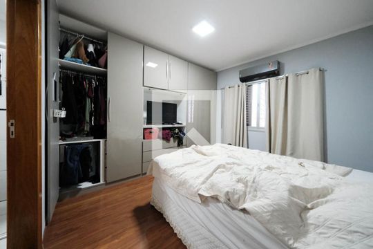 Suíte de casa para alugar com 2 quartos, 202m² em Vila Santa Teresa, São Paulo