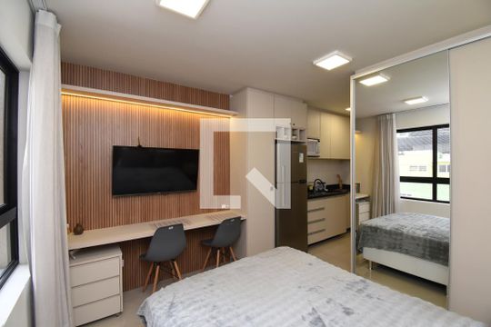 Studio de kitnet/studio para alugar com 1 quarto, 20m² em Centro, Curitiba